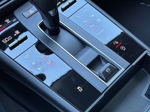 New 2026 Porsche Macan image 26