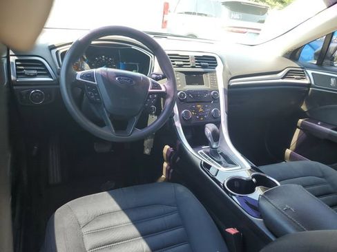 Used 2015 Ford Fusion SE FWD image 8