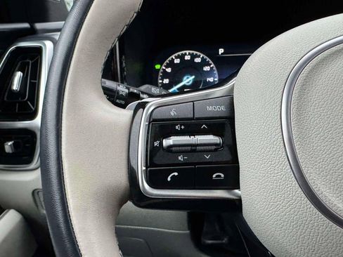 Used 2023 Kia Sorento SX Prestige w/ Panoramic Sunroof Package image 21