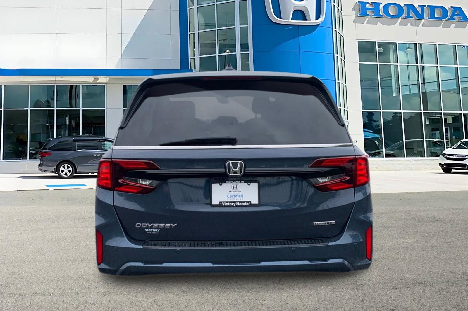 Used 2025 Honda Odyssey Touring image 4