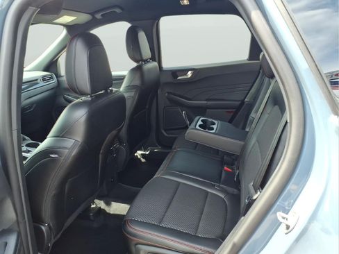 Used 2024 Ford Escape ST-Line w/ Cold Weather Package FWD image 8
