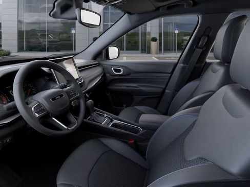 Used 2025 Jeep Compass Latitude w/ Sun & Sound Group image 22