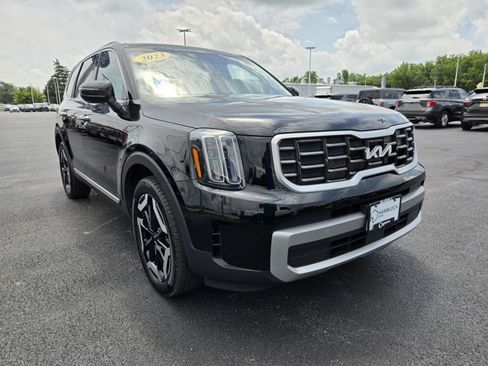 Used 2023 Kia Telluride S AWD/4WD image 1