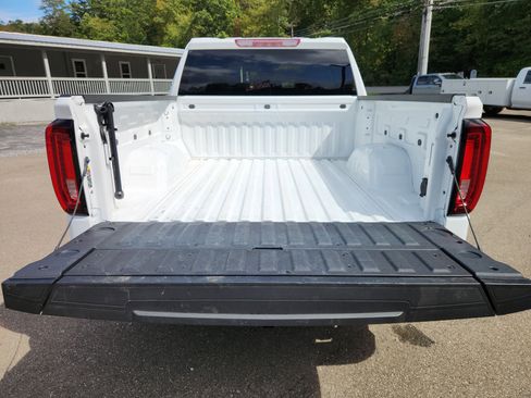Used 2025 GMC Sierra 1500 SLT image 48