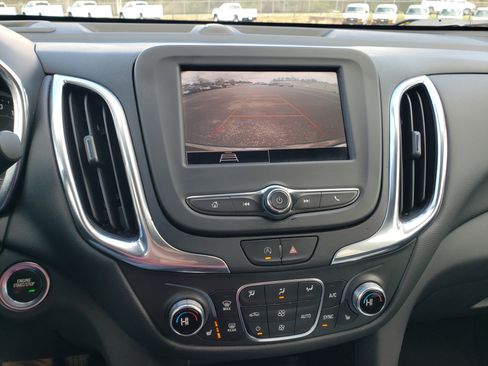 Used 2022 Chevrolet Equinox LT w/ Driver Convenience Package FWD image 40