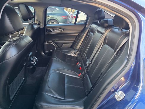 Used 2018 Alfa Romeo Giulia AWD image 11