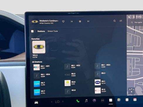 Used 2022 Tesla Model X image 14