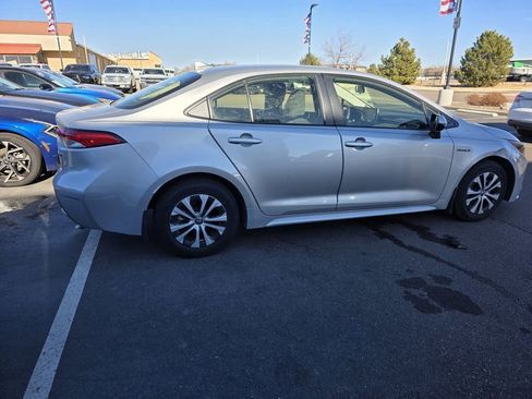 Used 2021 Toyota Corolla LE image 4