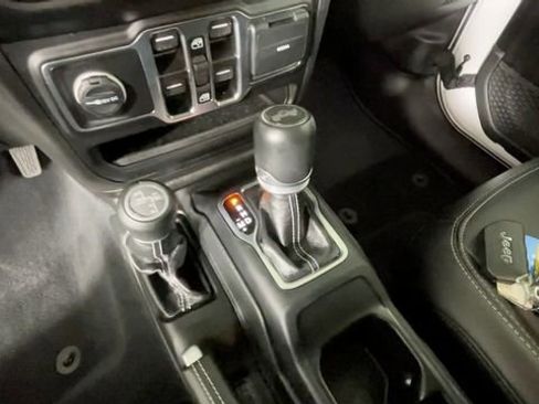 Used 2023 Jeep Wrangler Unlimited Sahara w/ Cold Weather Group AWD/4WD image 26