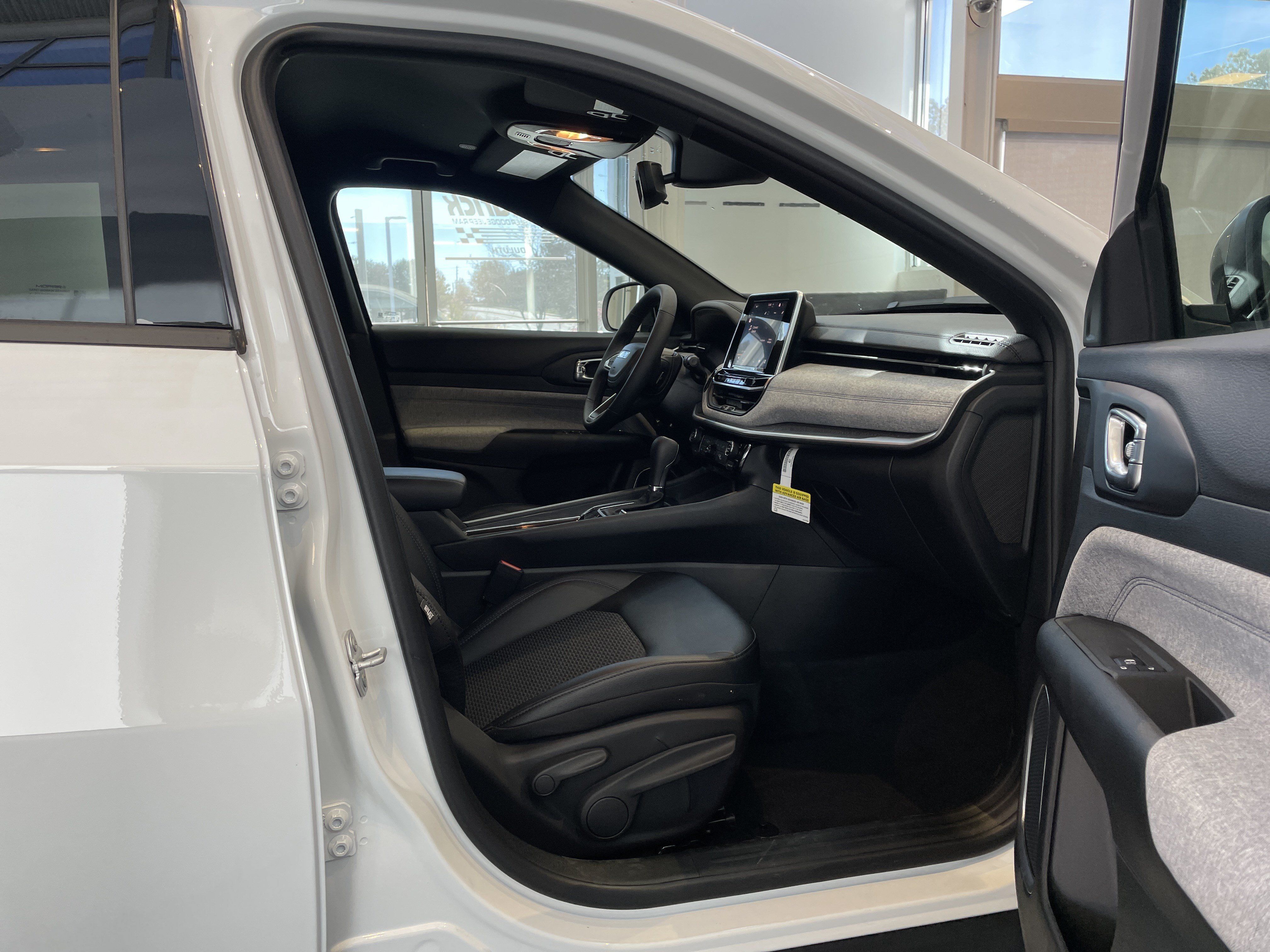 Certified 2026 Jeep Compass Latitude AWD/4WD image 35