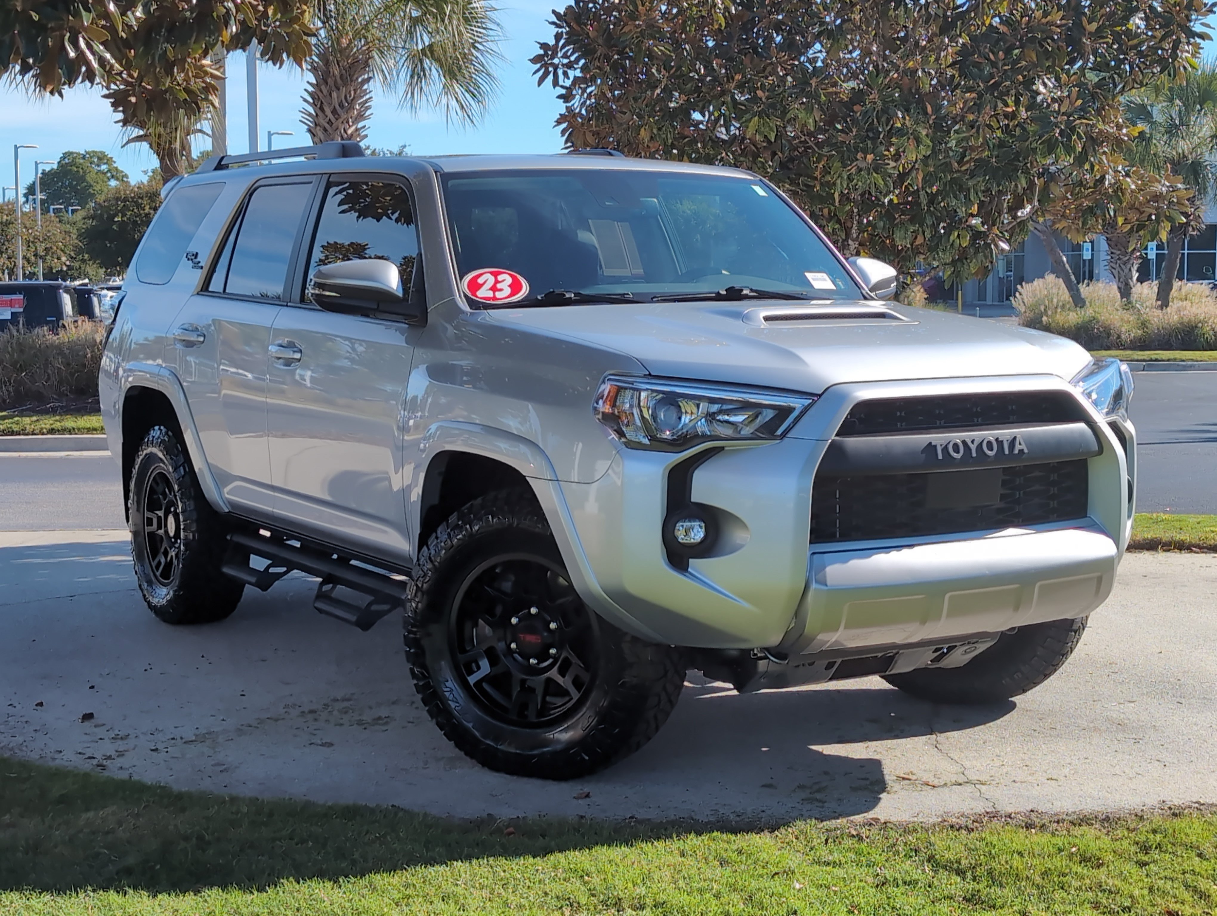 Certified 2023 Toyota 4Runner TRD Off-Road Premium w/ Moonroof Package AWD/4WD image 18