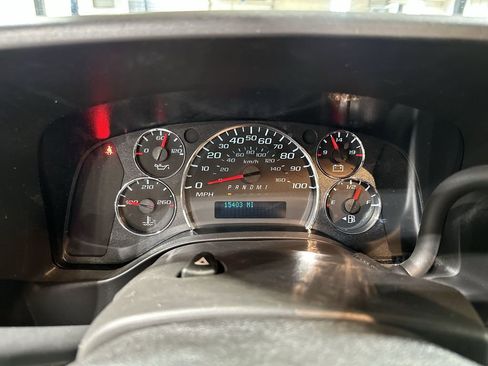 Used 2024 GMC Savana 2500 w/ Driver Convenience Package image 10
