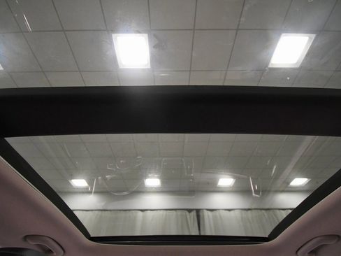 Certified 2023 Kia Sorento SX image 16