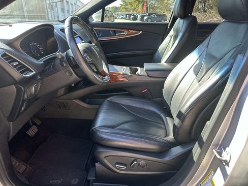 Used 2017 Lincoln MKX Select w/ Select Plus Package image 9