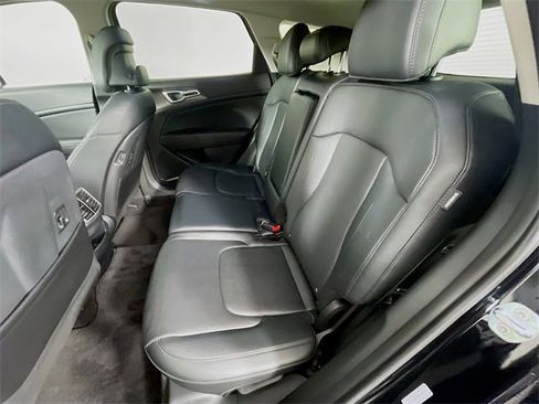 Used 2025 Kia Sportage EX w/ Premium Package image 26