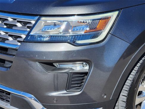 Used 2018 Ford Explorer Limited w/ Equipment Group 301A image 9