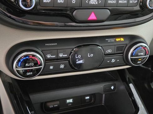 Used 2023 Kia Soul EX image 37