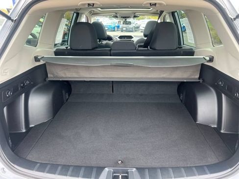 Used 2023 Subaru Forester Premium AWD/4WD image 25