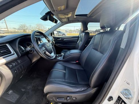 Used 2017 Toyota Highlander SE image 10