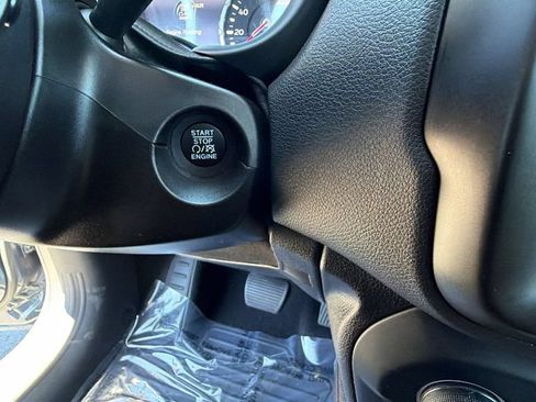 Used 2022 Jeep Renegade Latitude AWD/4WD image 17