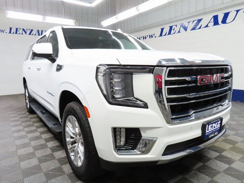 Used 2024 GMC Yukon XL SLT image 3