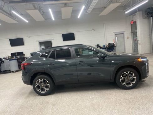 New 2026 Chevrolet Trax LT w/ Driver Confidence Package FWD image 4
