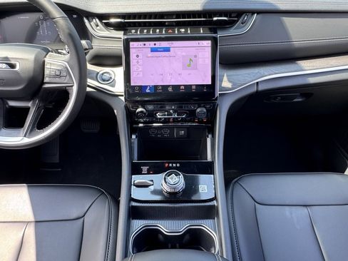 New 2025 Jeep Grand Cherokee Limited w/ Black Appearance Package image 11