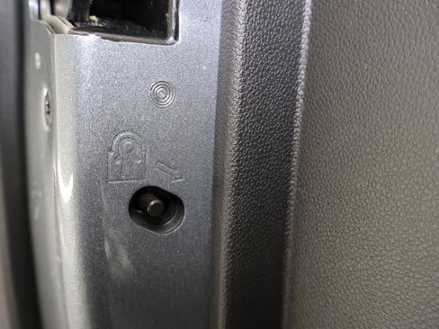 Used 2021 Chevrolet Silverado 1500 LTZ w/ LTZ Premium Package image 41