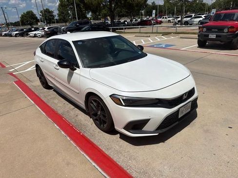 Used 2023 Honda Civic Sport image 9