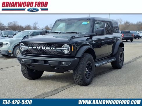 New 2026 Ford Bronco Outer Banks w/ Sasquatch Package image 1