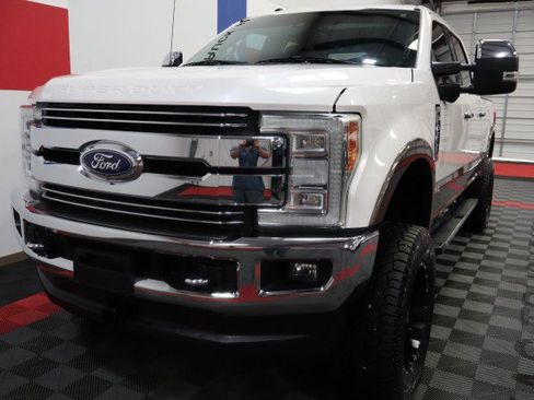 Used 2017 Ford F350 4x4 Crew Cab Super Duty image 4