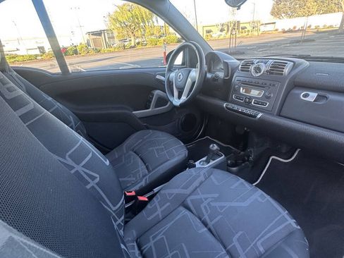 Used 2009 smart fortwo pure RWD image 10