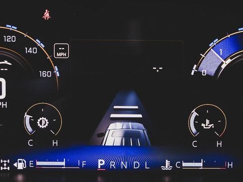 Used 2024 Chevrolet Colorado LT w/ LT Convenience Package III image 12