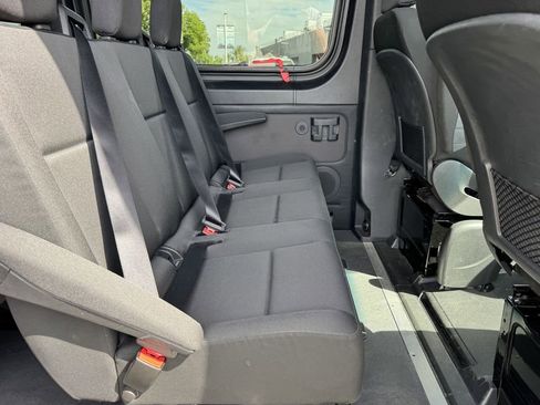 Used 2024 Mercedes-Benz Sprinter 2500 image 8