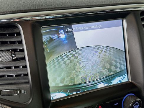 Used 2017 Jeep Grand Cherokee SRT image 13