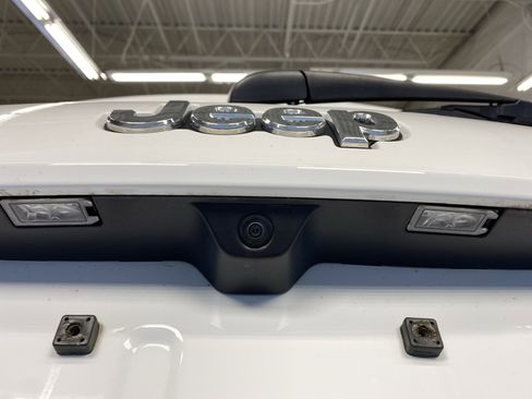 Certified 2022 Jeep Grand Cherokee Limited image 36