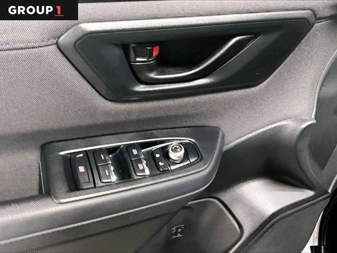 Used 2025 Subaru Forester Premium image 35