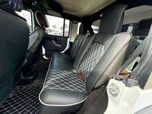 Used 2017 Jeep Wrangler Unlimited Sport image 27