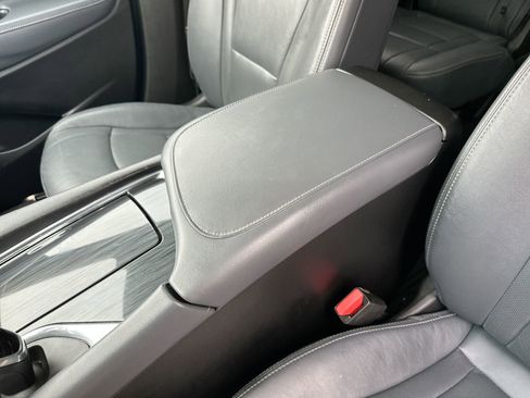 Used 2020 Buick Enclave Premium w/ LPO, Luxury Package image 20