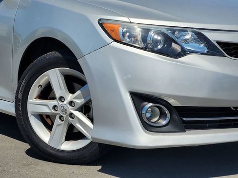 Used 2014 Toyota Camry SE w/ Fleet Convenience Package FWD image 9