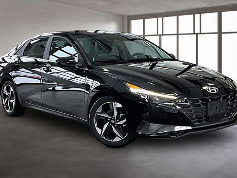 Used 2023 Hyundai Elantra Limited image 13