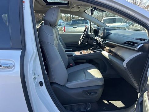 Used 2024 Toyota Sienna XLE image 16