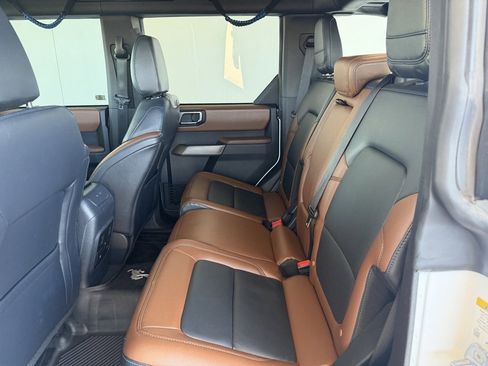 Used 2023 Ford Bronco Outer Banks image 17