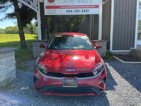Used 2023 Kia Forte LXS FWD image 2