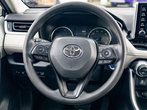 Used 2020 Toyota RAV4 XLE image 18