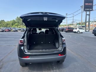 Used 2025 Jeep Compass Latitude w/ Convenience Group AWD/4WD video 5
