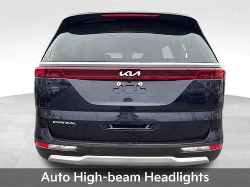 Used 2024 Kia Carnival LX FWD image 9