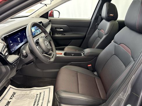 New 2025 Nissan Kicks SR w/ SR Premium Package image 7