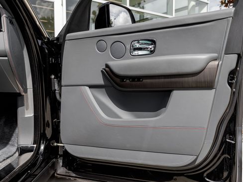 Certified 2023 Rolls-Royce Cullinan image 42