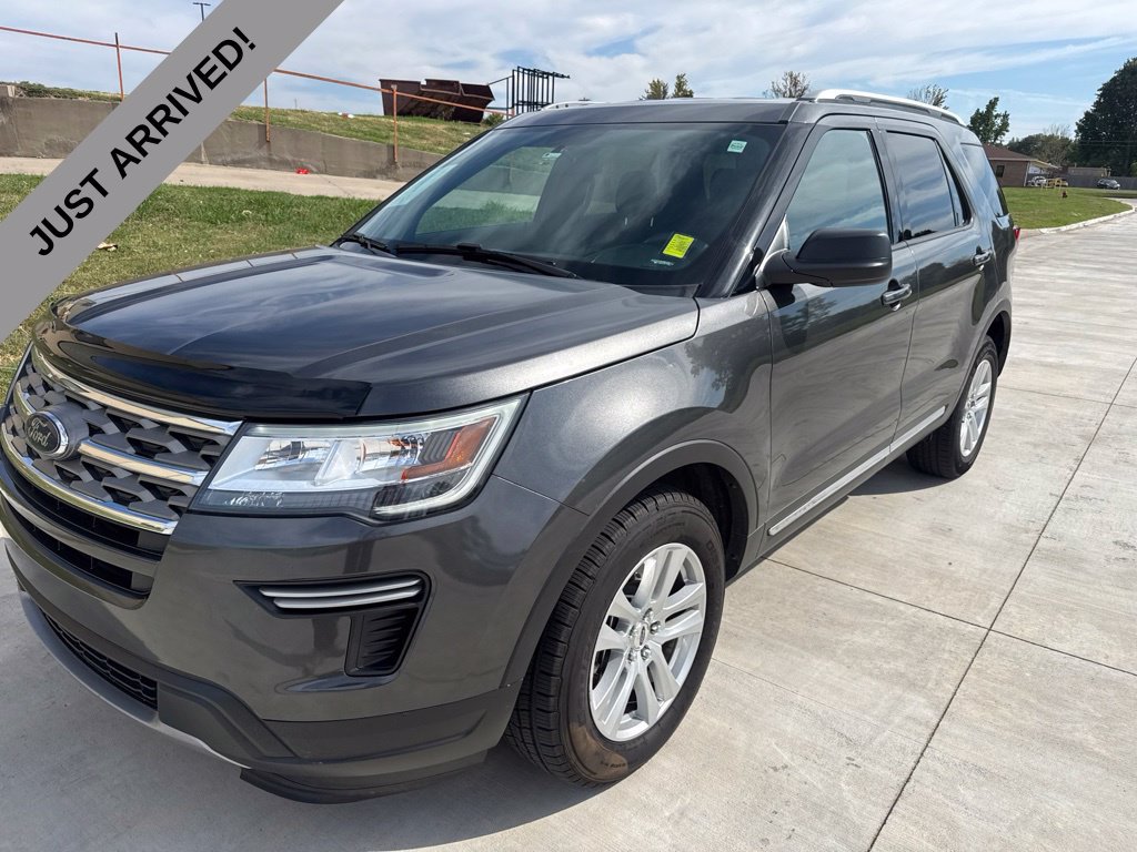 Used 2018 Ford Explorer XLT AWD/4WD image 1